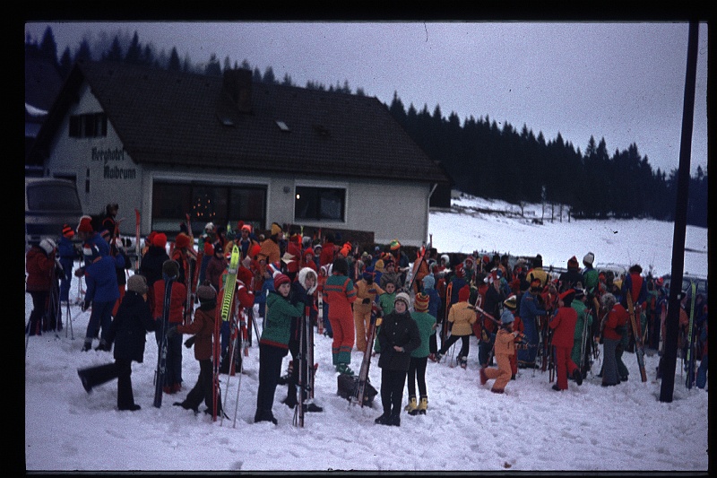 07.Engelmar dec 1974 Brigitte,Marion,Peter.JPG